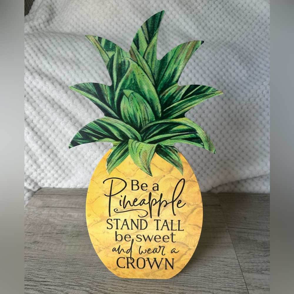 Pineapple self standing motivational tropical home decor